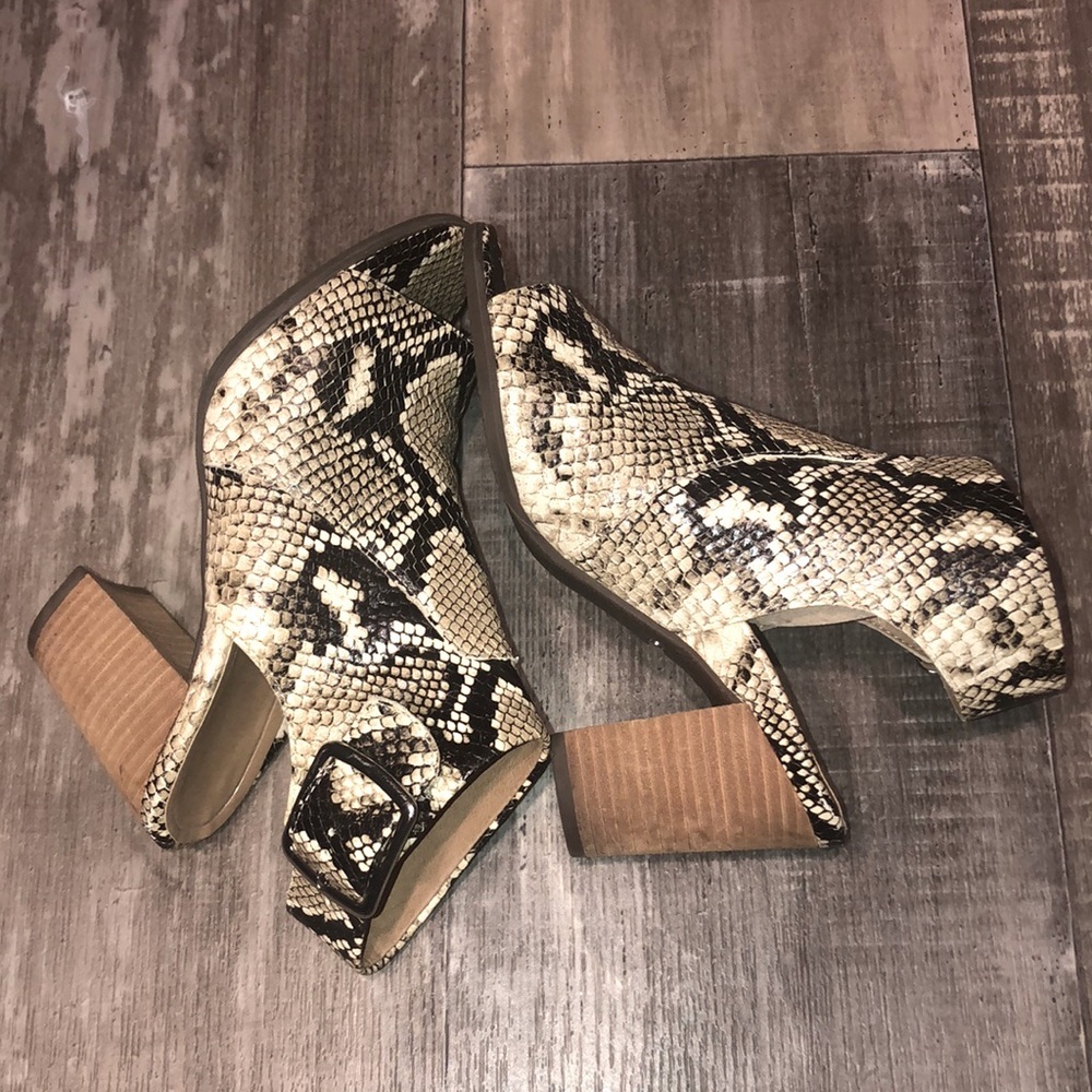 Vionic Perk Blakley Snakeskin Peep Toe Booties - Picture 7 of 8